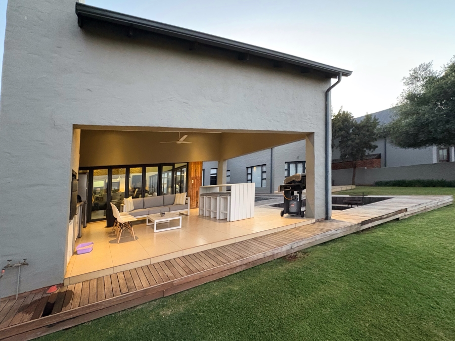 5 Bedroom Property for Sale in The Coves North West